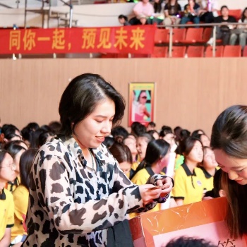 图片 32 图片 32