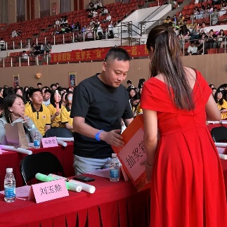 图片 22 图片 22