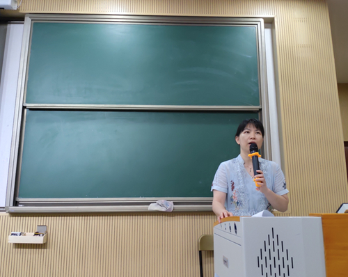 王凤兰作期末工作动员.jpg