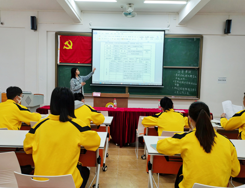 35期预备党员填表大会.jpg 35期预备党员填表大会.jpg