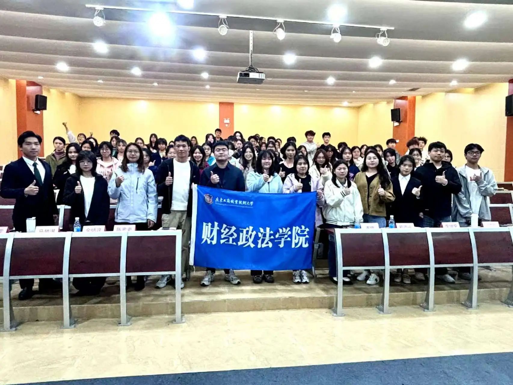 图片 1 图片 1
